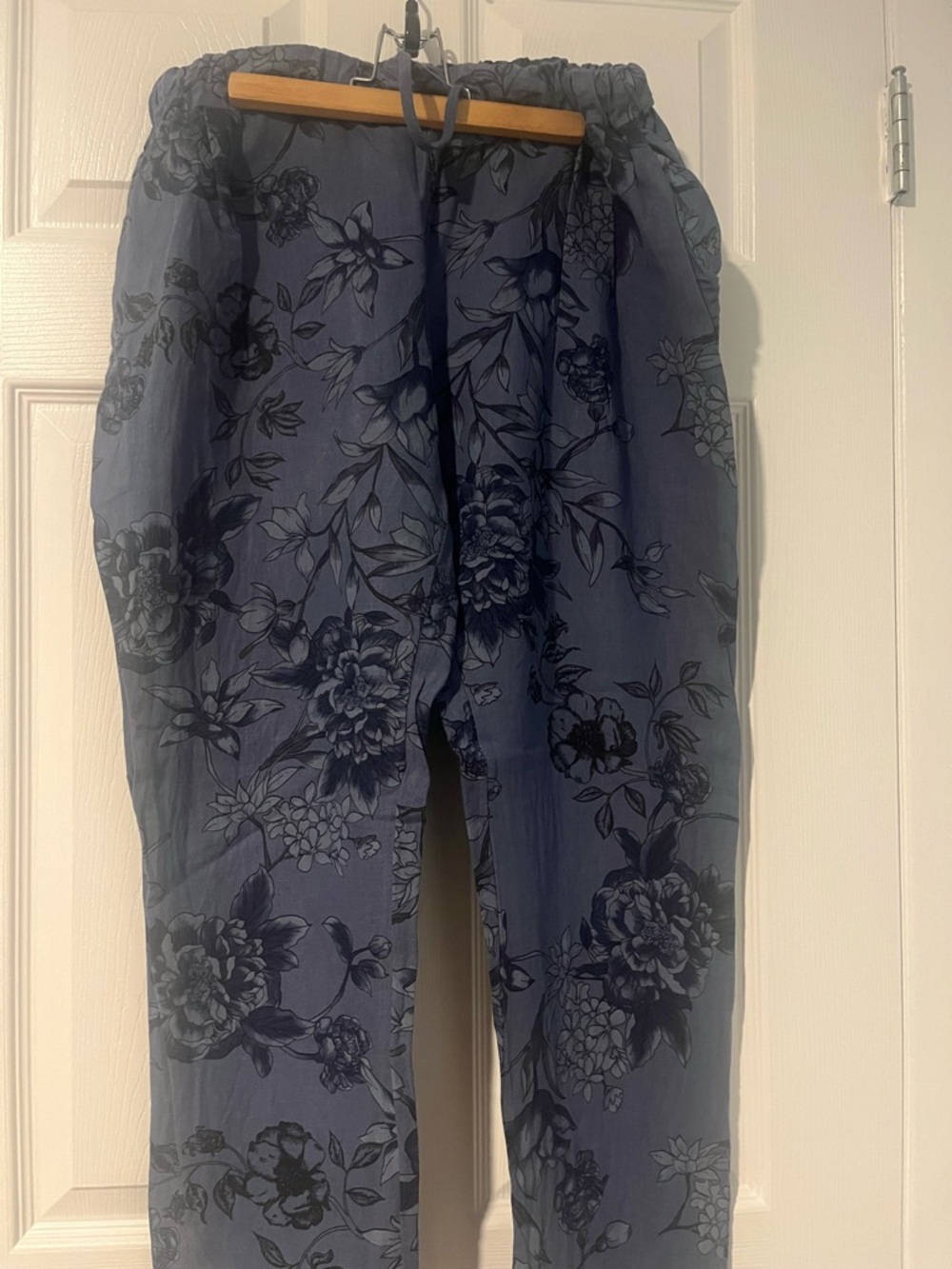 Women’s Cropped Floral Pull-On Pants - Blue
